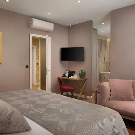 Five Elements Luxury Split