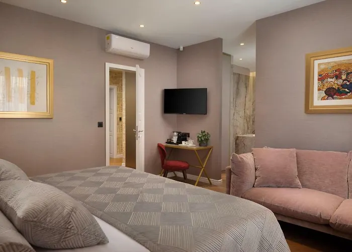 Five Elements Luxury Split