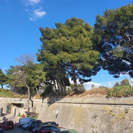 Five Elements Luxury Σπλιτ