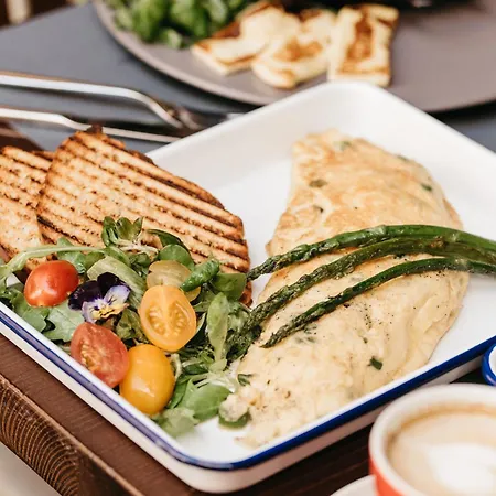 Five Elements Luxury Σπλιτ