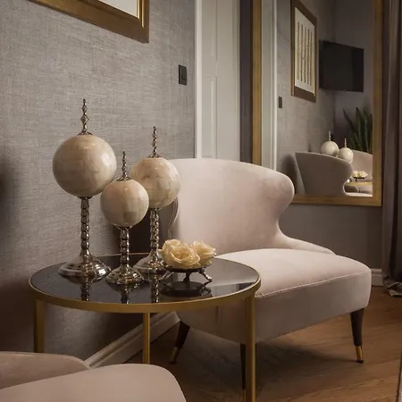 Bed and Breakfast Five Elements Luxury Σπλιτ