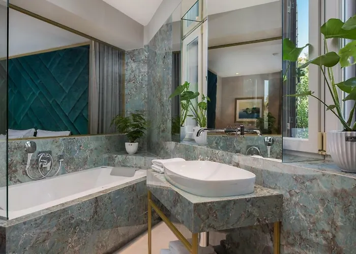 Five Elements Luxury Split