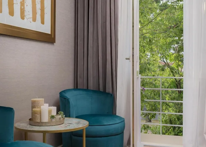 Five Elements Luxury Couette-café 4*